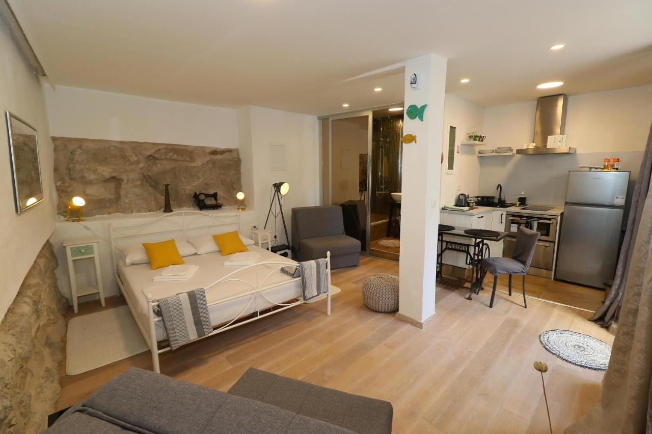 Studio Apartman Fondo Split Exterior photo